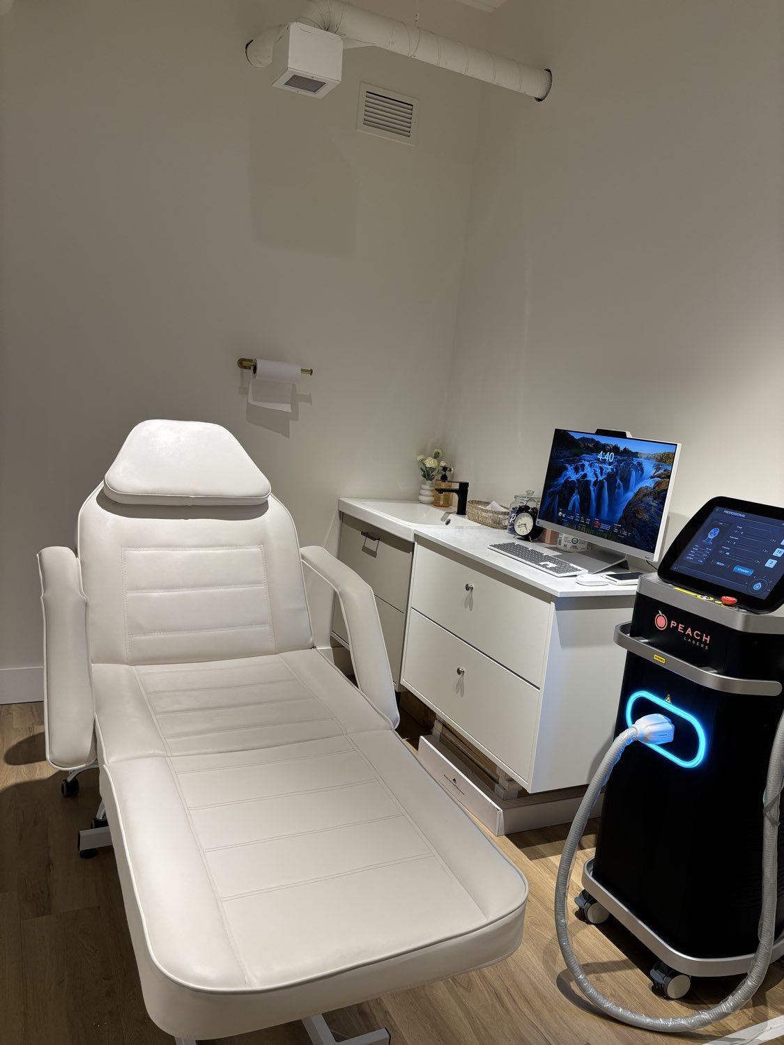 Peach Lasers treatment room
